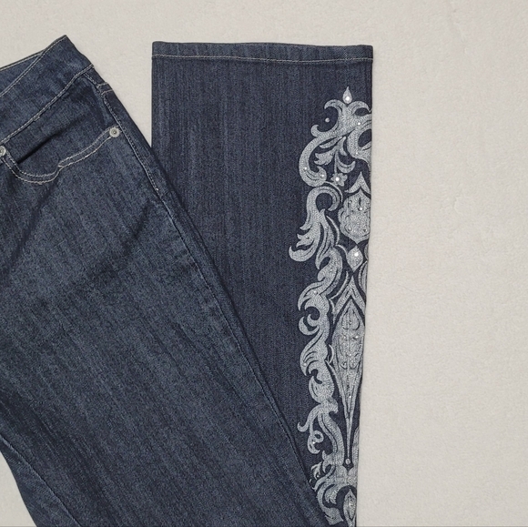 Vintage Chico's Platinum Mid-Wash Blue Silver Painted Embroidered Flared Jeans - Picture 5 of 11